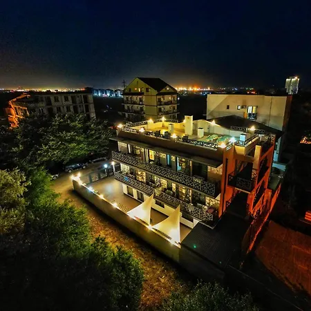 Marylou Guest house 4*